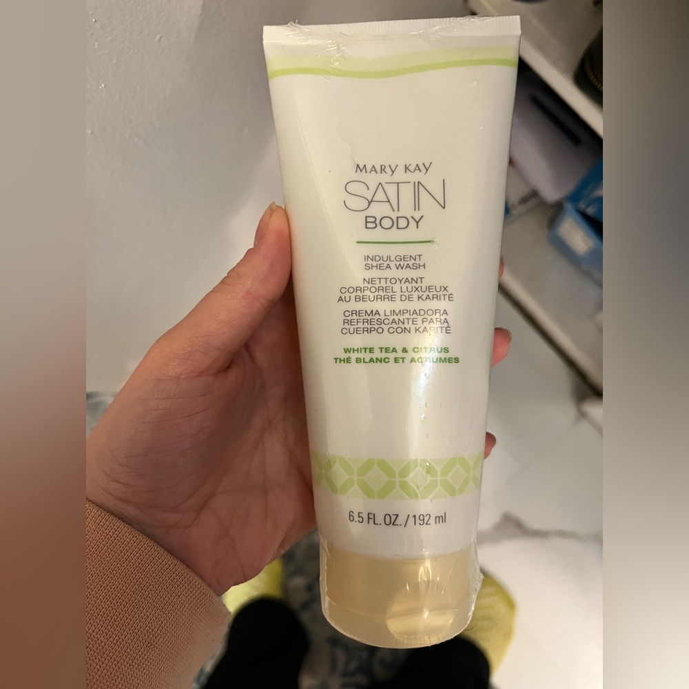 NEW Mary Kay Shea Body Wash
